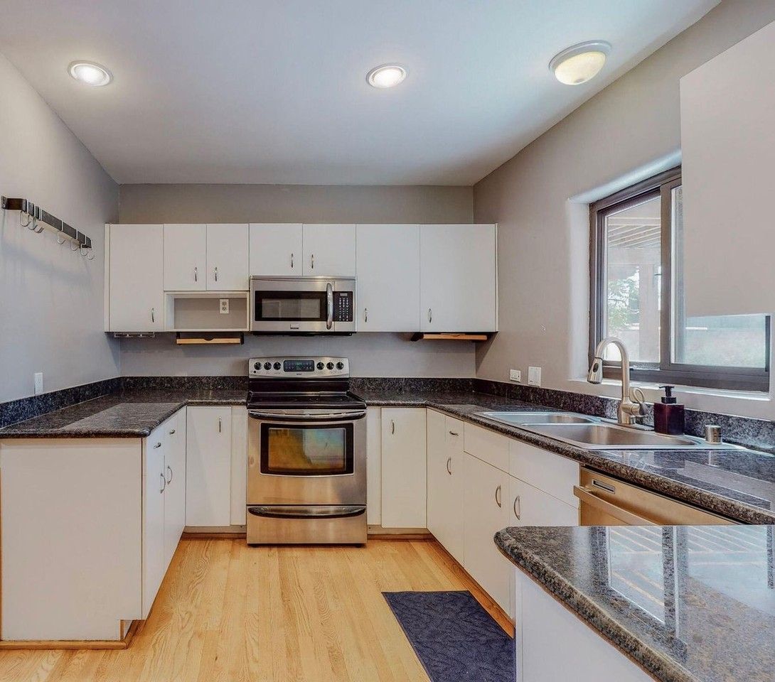 1321 Lobo Pl Ne - Photo 3 of 12