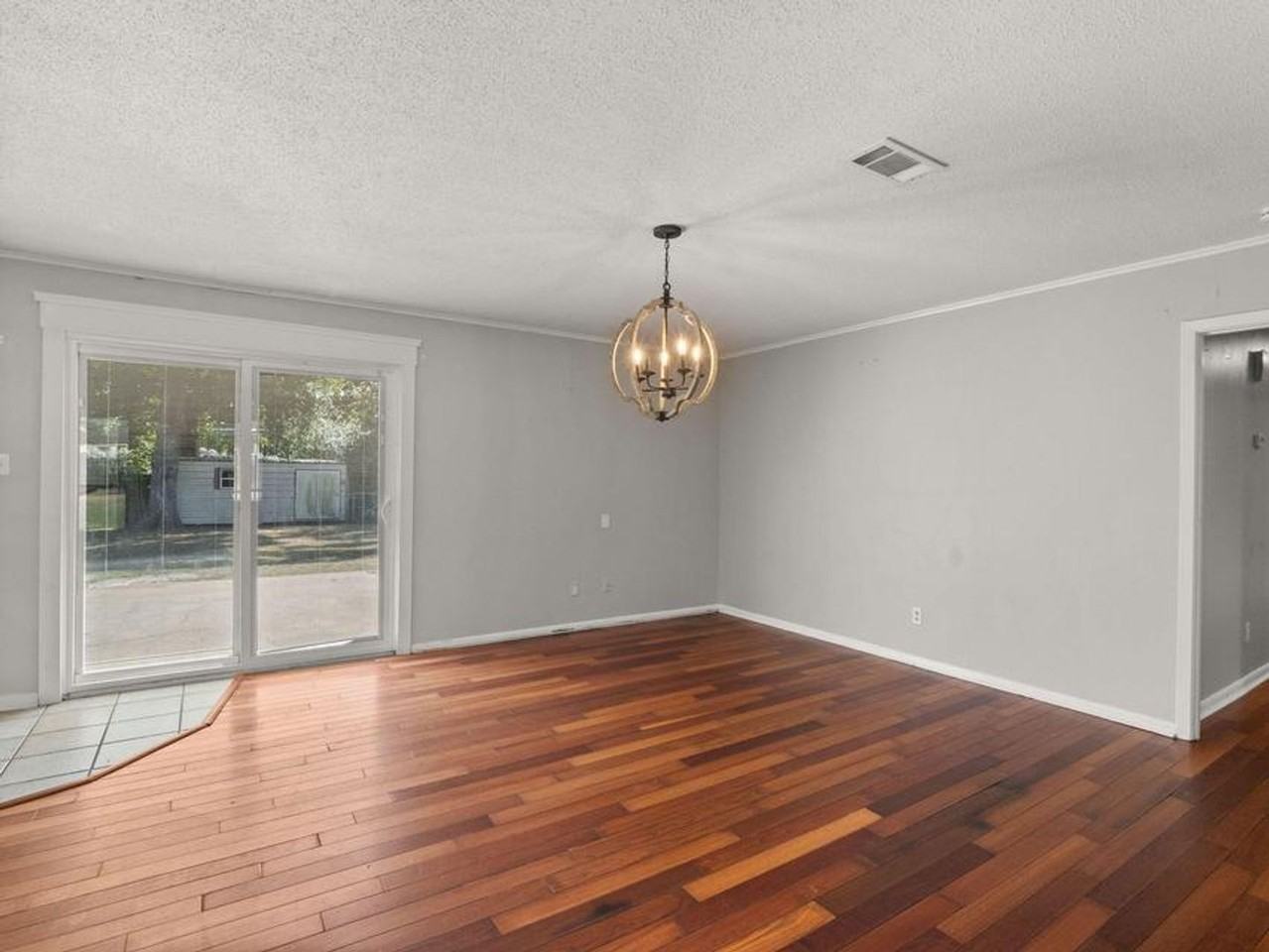 111 Henderson St - Photo 6 of 19