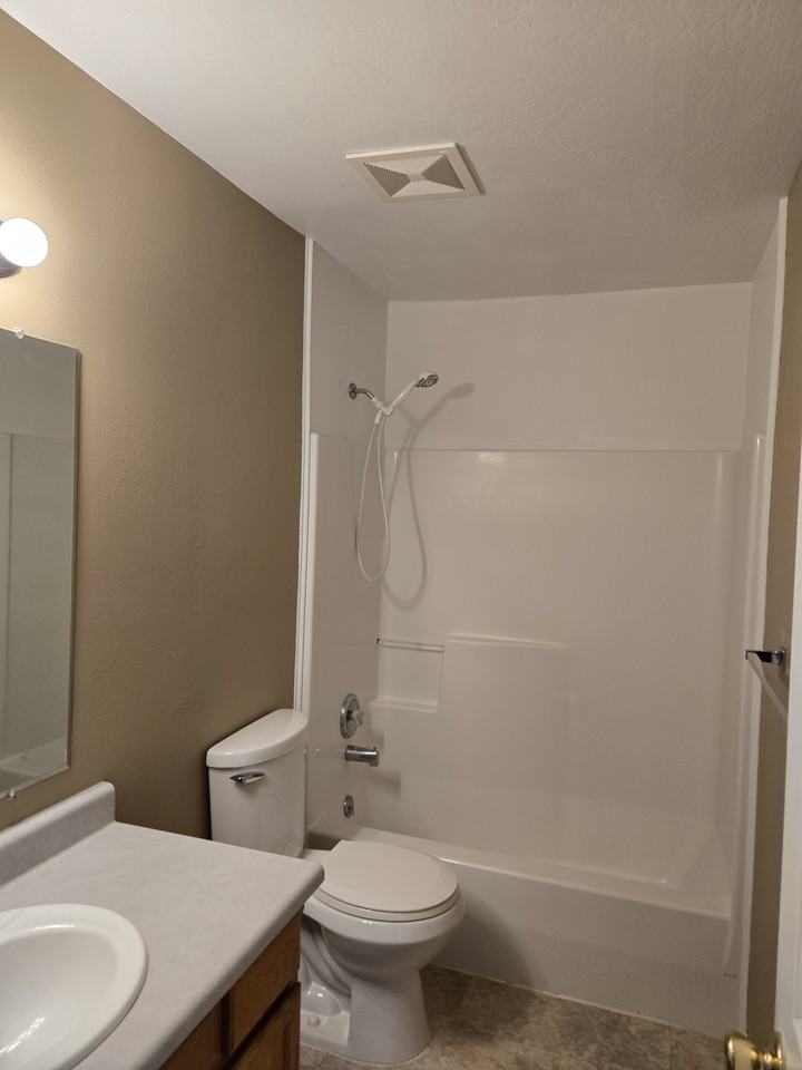 92 Stiles Ave #4 - Photo 2 of 8