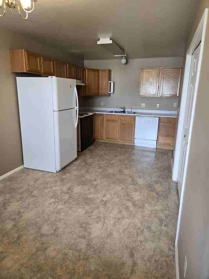 92 Stiles Ave #4 - Photo 7 of 8