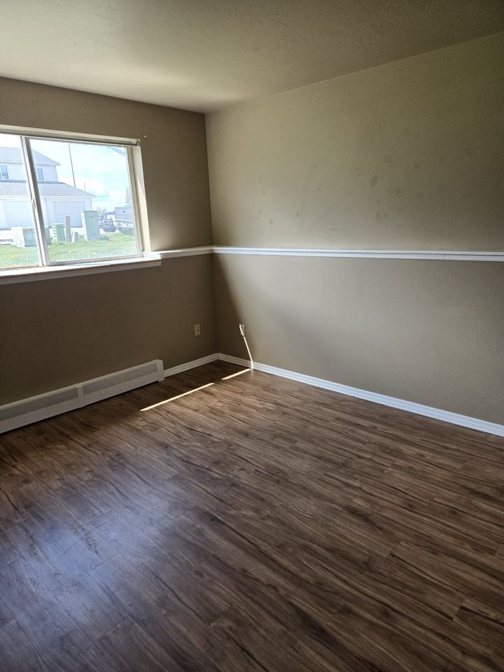 92 Stiles Ave #4 - Photo 6 of 8