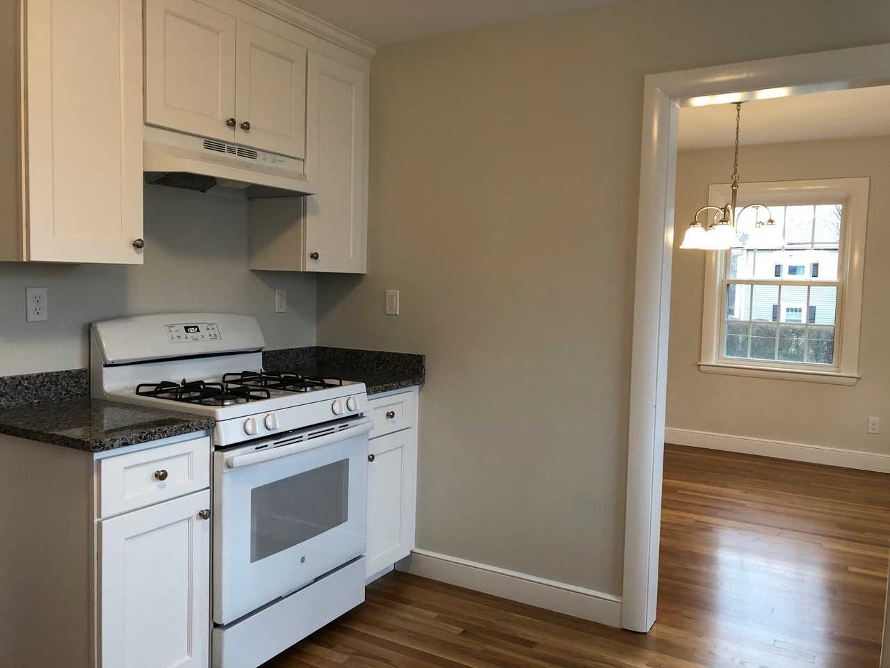286 Lagrange St - Photo 4 of 15