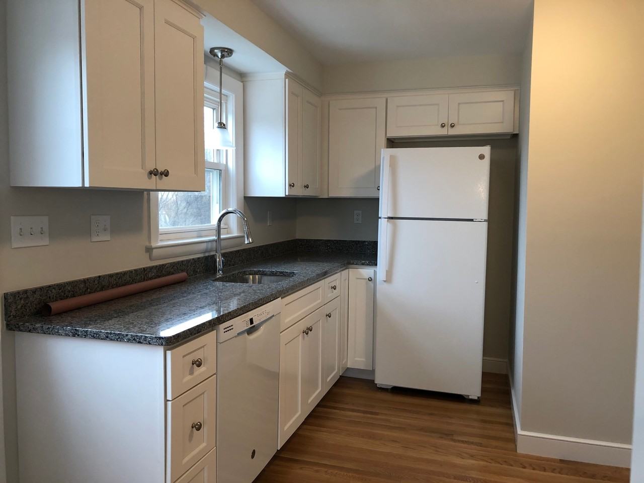286 Lagrange St - Photo 5 of 15