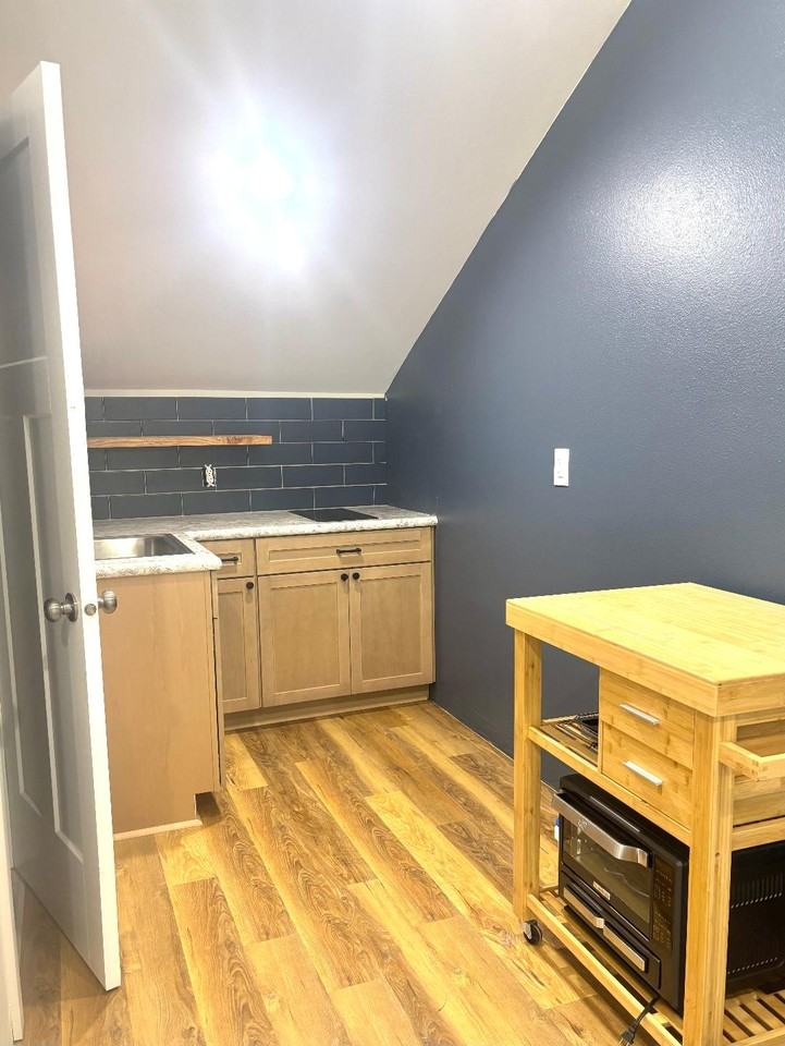 1007 W Main St #2 - Photo 6 of 10