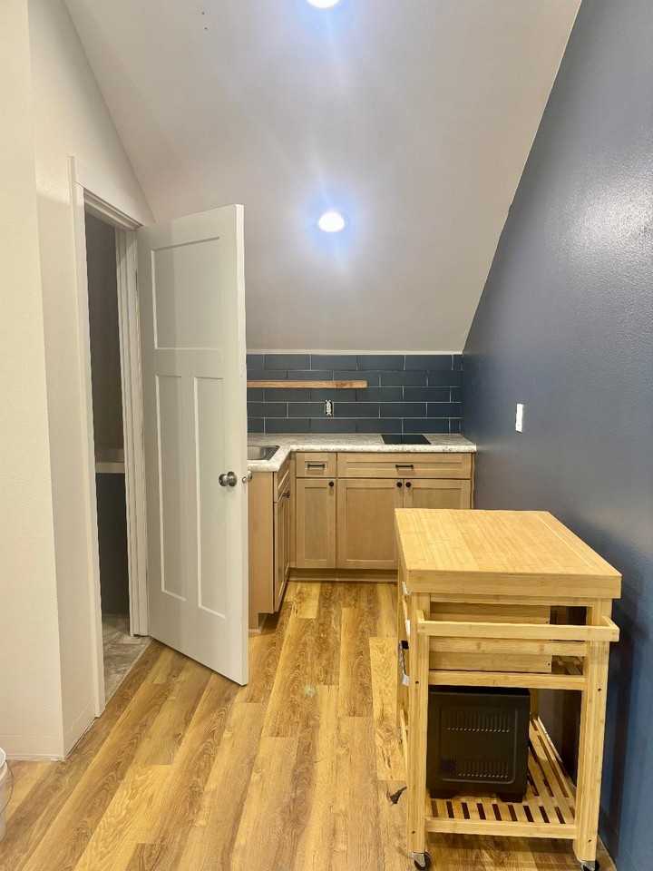 1007 W Main St #2 - Photo 7 of 10