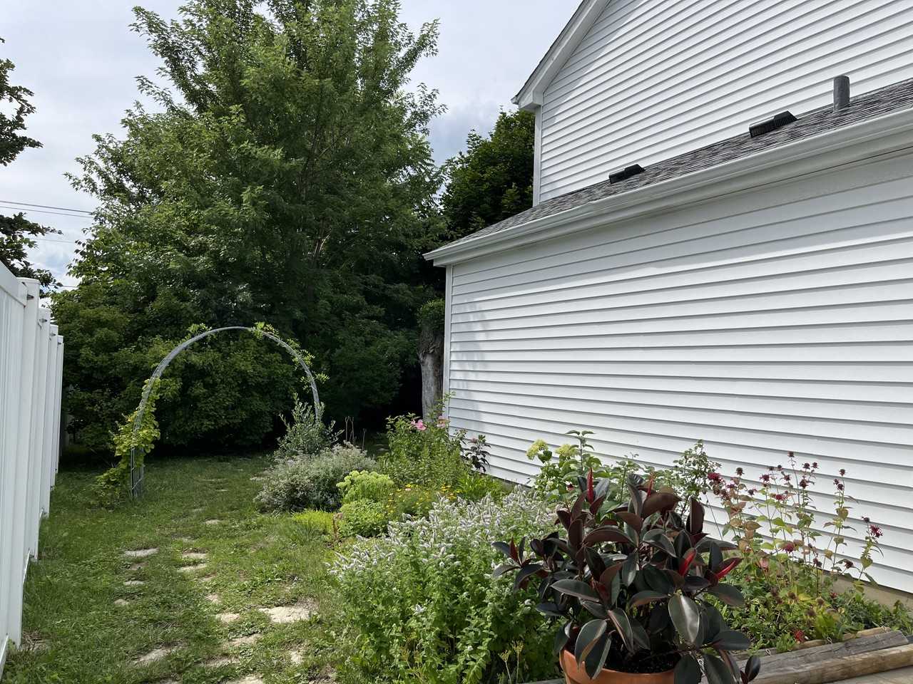 402 Magnolia Dr #NA - Photo 2 of 16