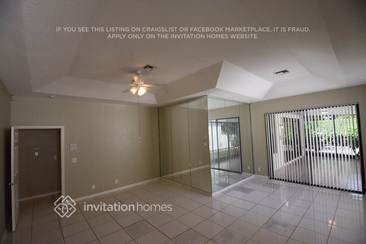 10213 Lexington Lakes Blvd N - Photo 5 of 19