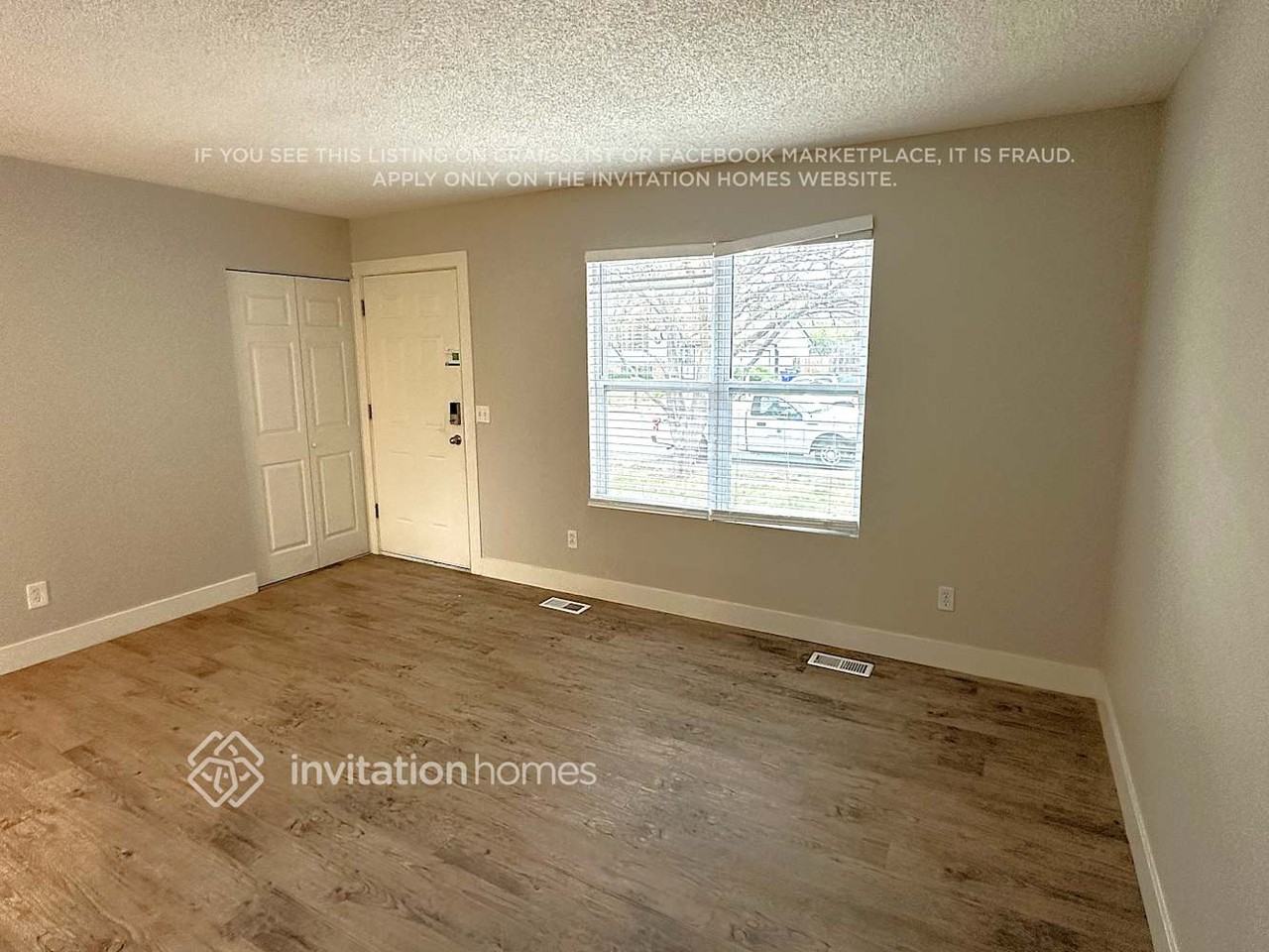 1252 S Argonne Cir - Photo 3 of 15