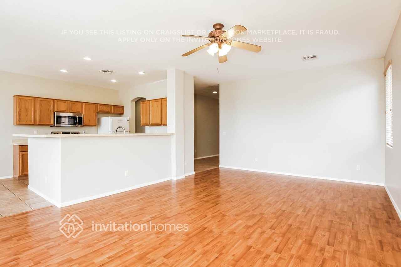 3213 S 103rd Dr - Photo 3 of 16