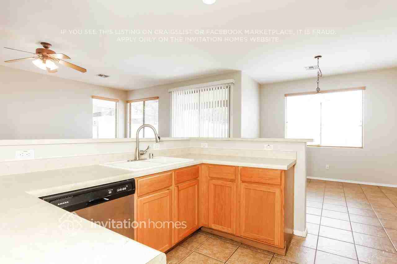 3213 S 103rd Dr - Photo 5 of 16