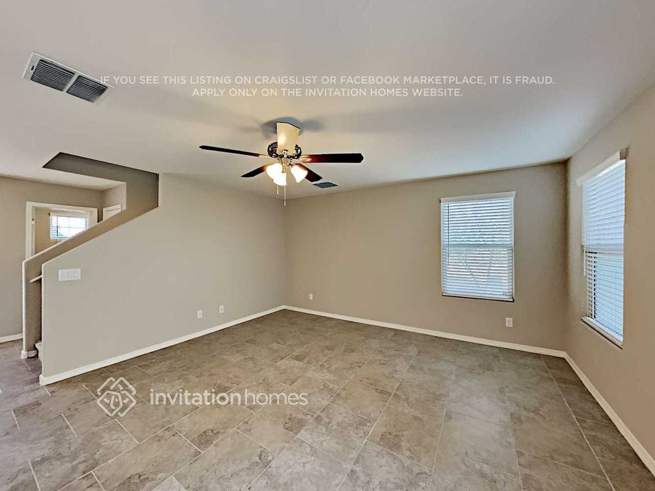 8015 W Agora Ln - Photo 6 of 21