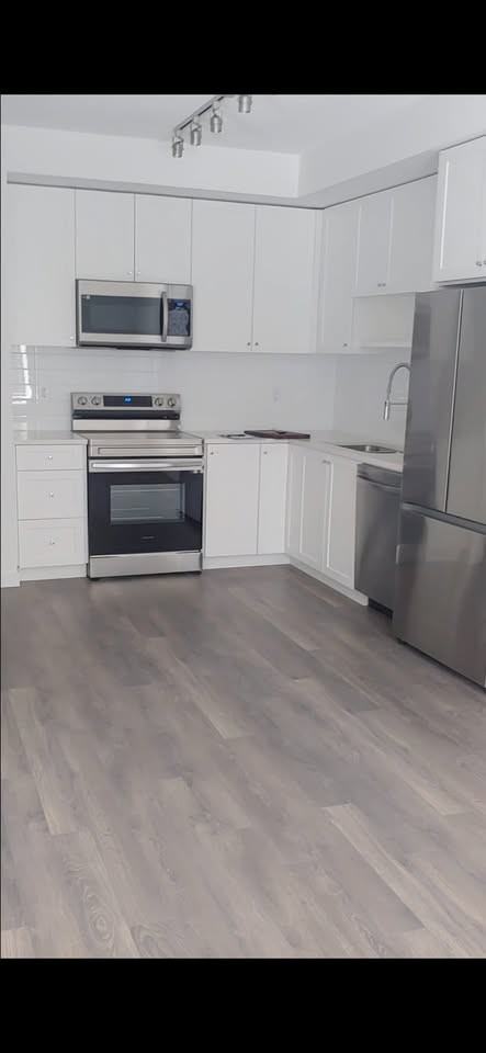 15828 85 Avenue - Photo 2 of 9