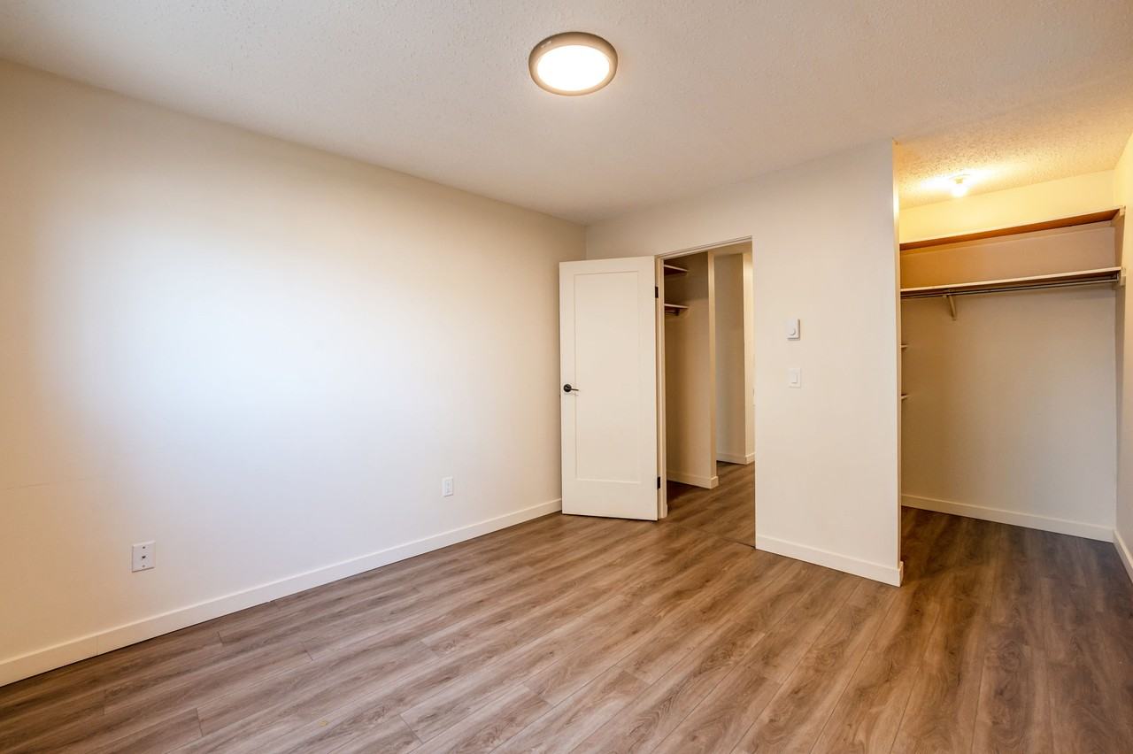 Crestview Apartments - Photo 3 of 9