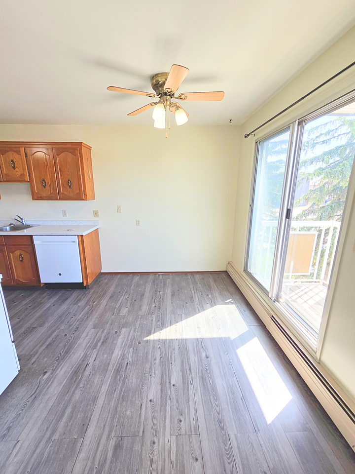 Sunrise Apartments - Photo 6 of 12
