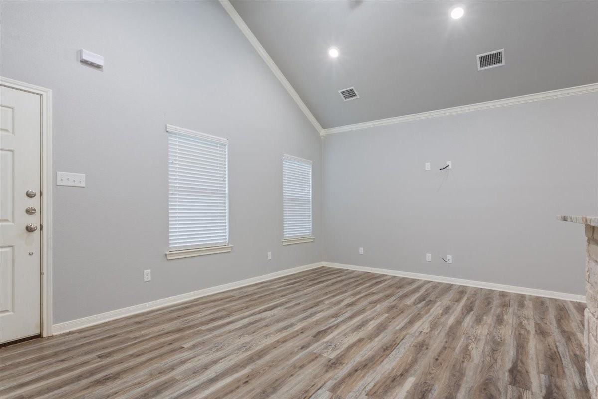 718 S Main St #718 - Photo 7 of 27