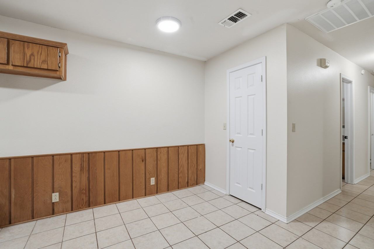 106 N Shaw St #106 - Photo 7 of 26