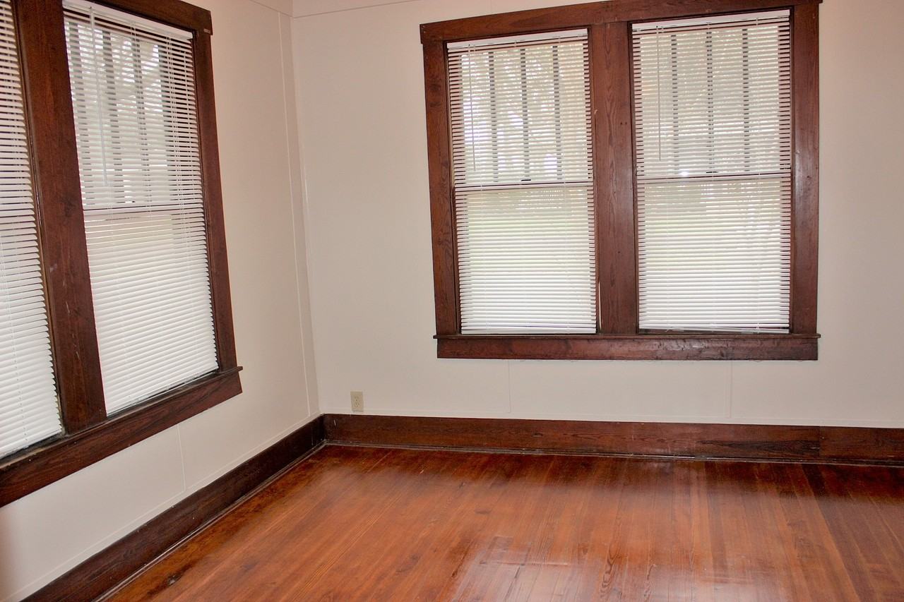 402 W Alamo St #1 - Photo 6 of 15