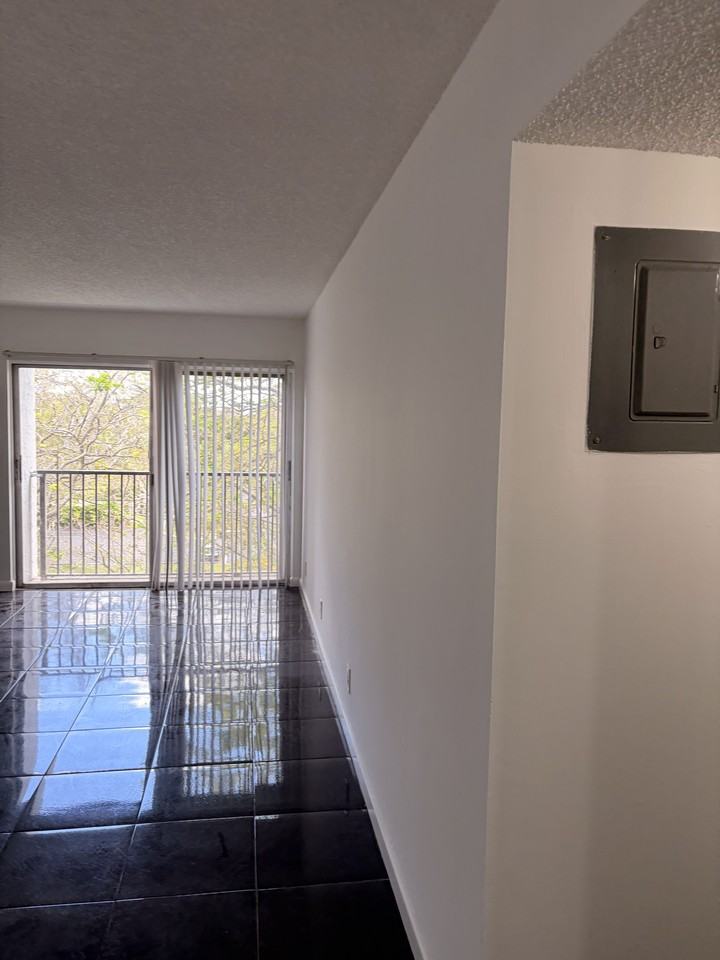 8540 North Sherman CircleUnit 504 #1 - Photo 5 of 10