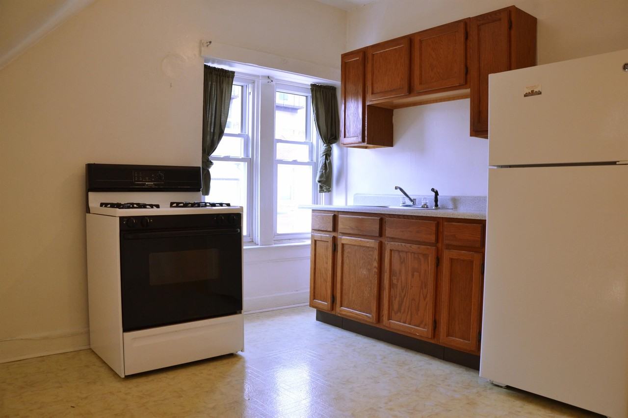 2701 Euclid - 3 #3 - Photo 4 of 16