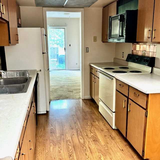 1302 Mitchem Dr #1 - Photo 3 of 19