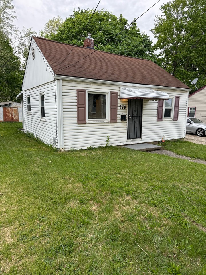 978 Kelly Ave #1 - Photo 3 of 8