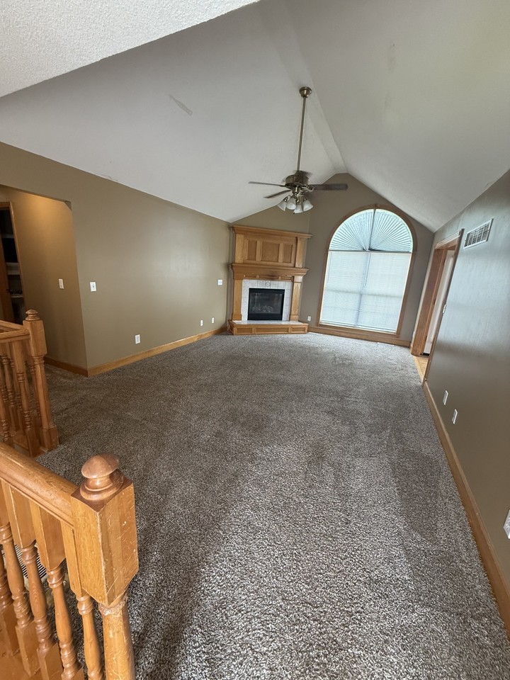 822 Sw Montana Ridge Dr #1 - Photo 2 of 16