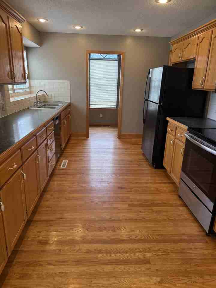 822 Sw Montana Ridge Dr #1 - Photo 6 of 16