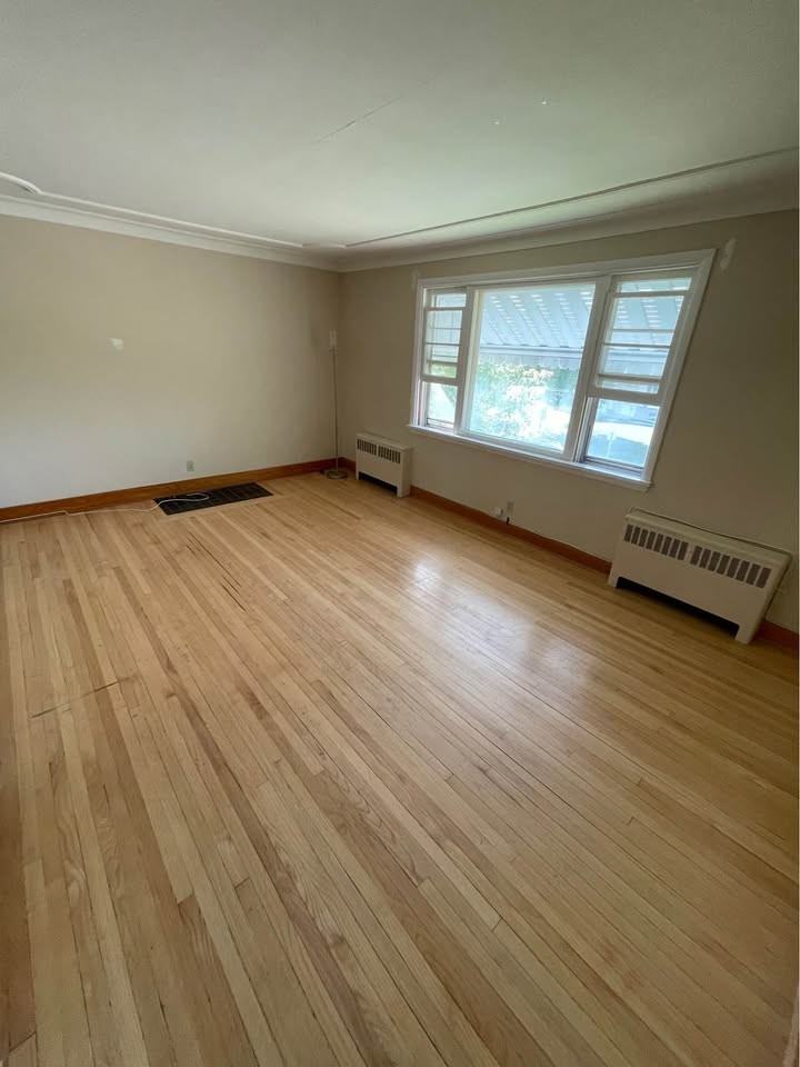941 Dugas St - Photo 4 of 10