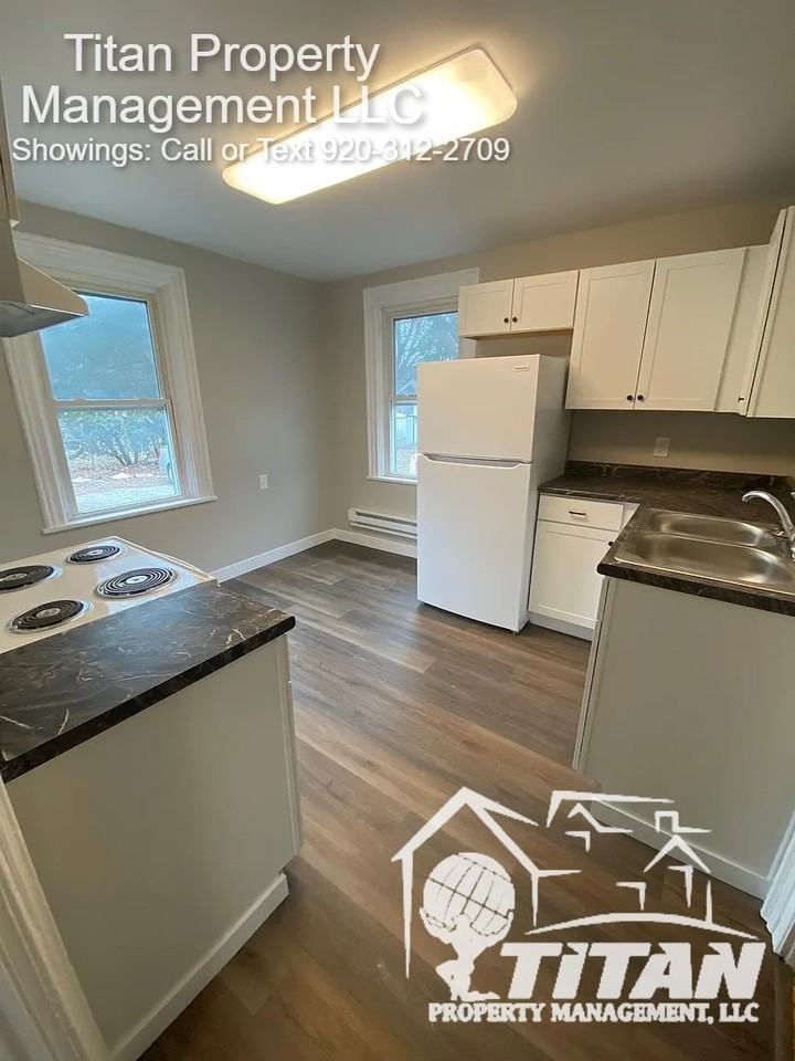 668 Jefferson St #B - Photo 2 of 8