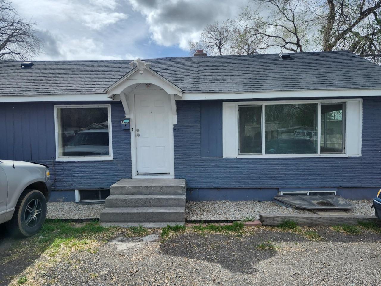 469 Van Buren St - Photo 2 of 20