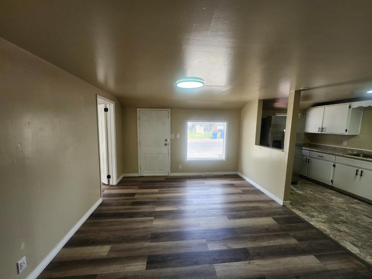 469 Van Buren St - Photo 6 of 20