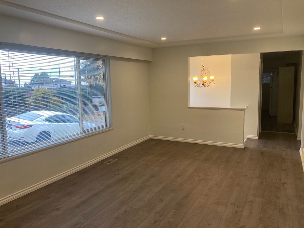 5704 Dundas St - Photo 4 of 21