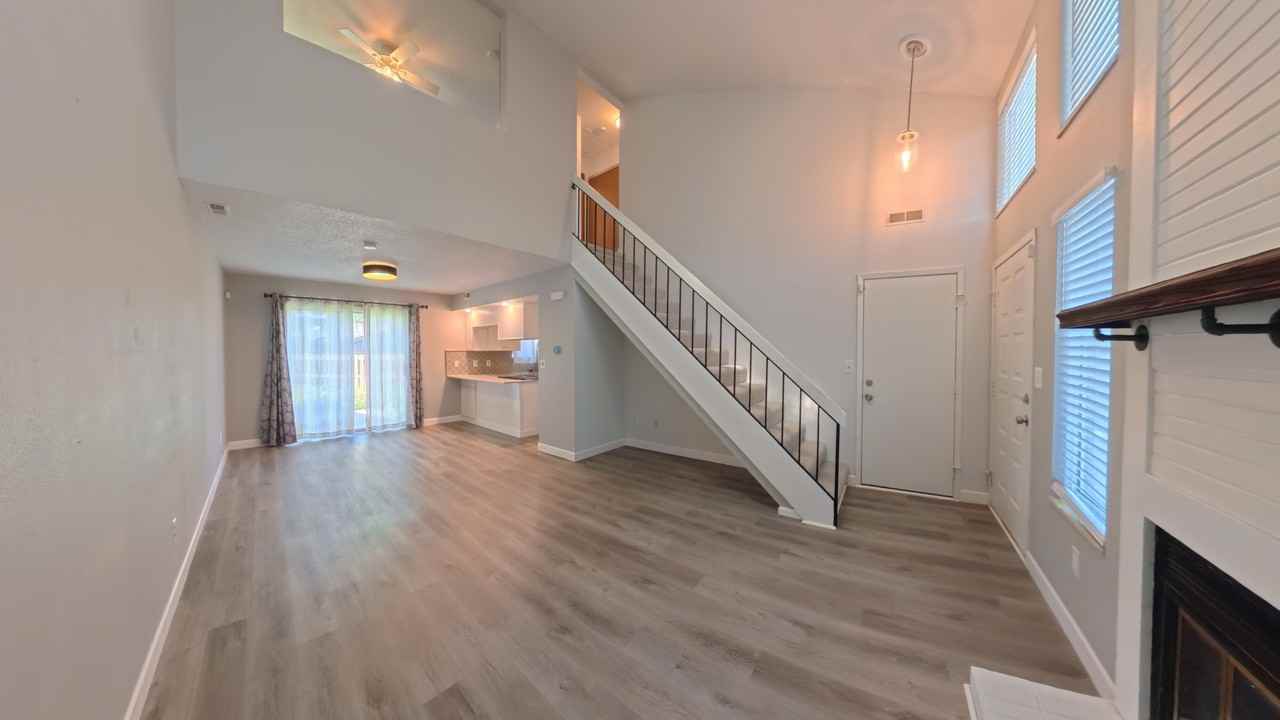 1112 Woodgate Dr #1 - Photo 3 of 44