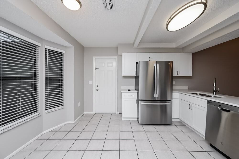 9136 Lometa Ln - Photo 6 of 16