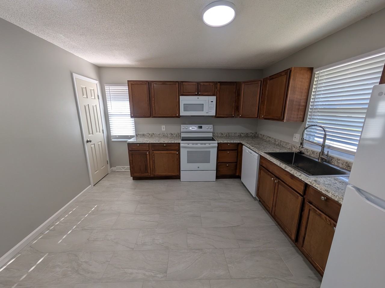 9150 W 78th Ter #9150 - Photo 4 of 13