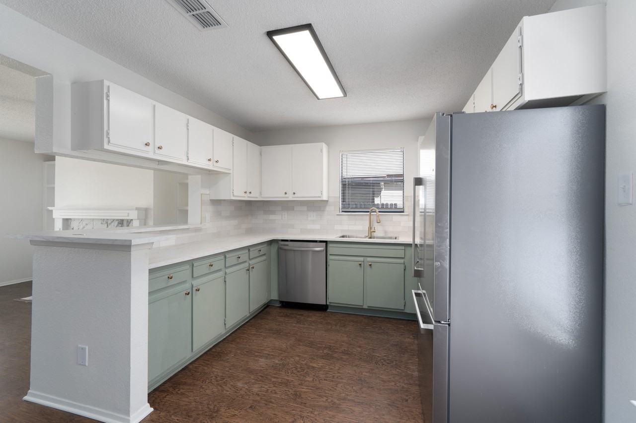 2909 W Slaughter Ln #B - Photo 7 of 50