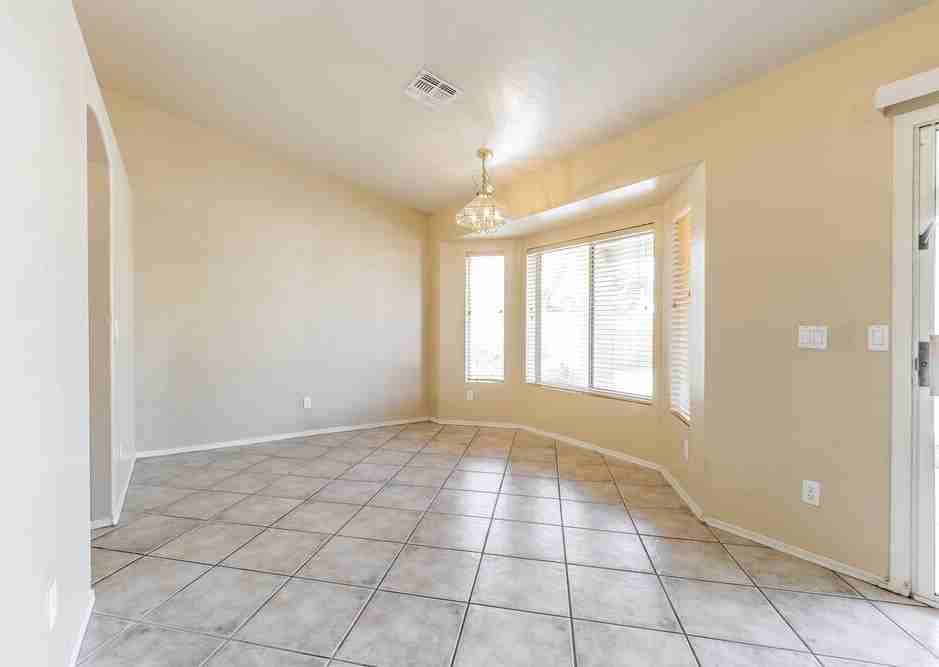 1662 W Campbell Ave - Photo 5 of 17
