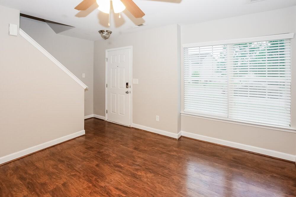 4198 Broadstairs Dr - Photo 6 of 17