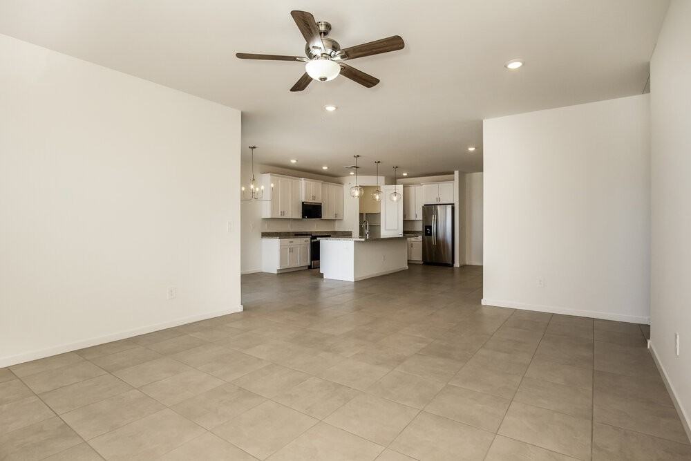 24404 W Grove St - Photo 3 of 16