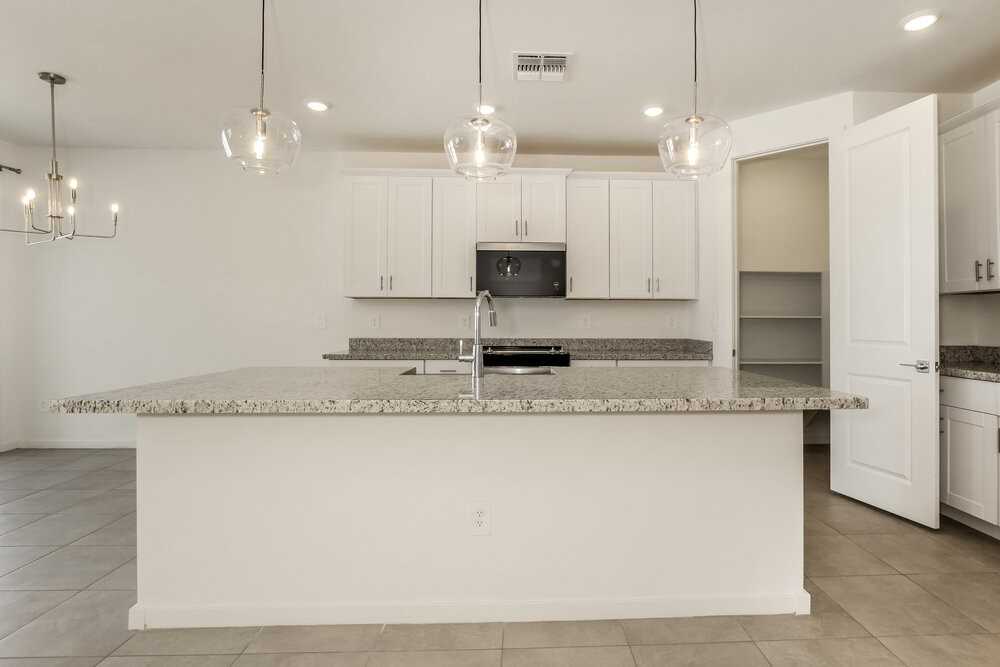 24404 W Grove St - Photo 5 of 16