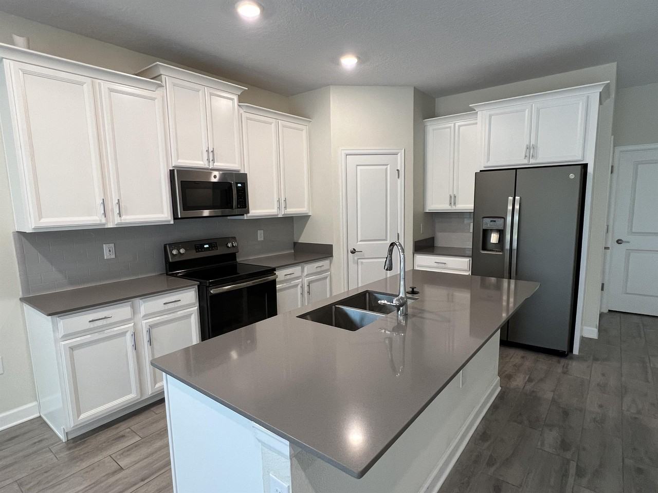 2321 Crescent Moon St #1 - Photo 2 of 21