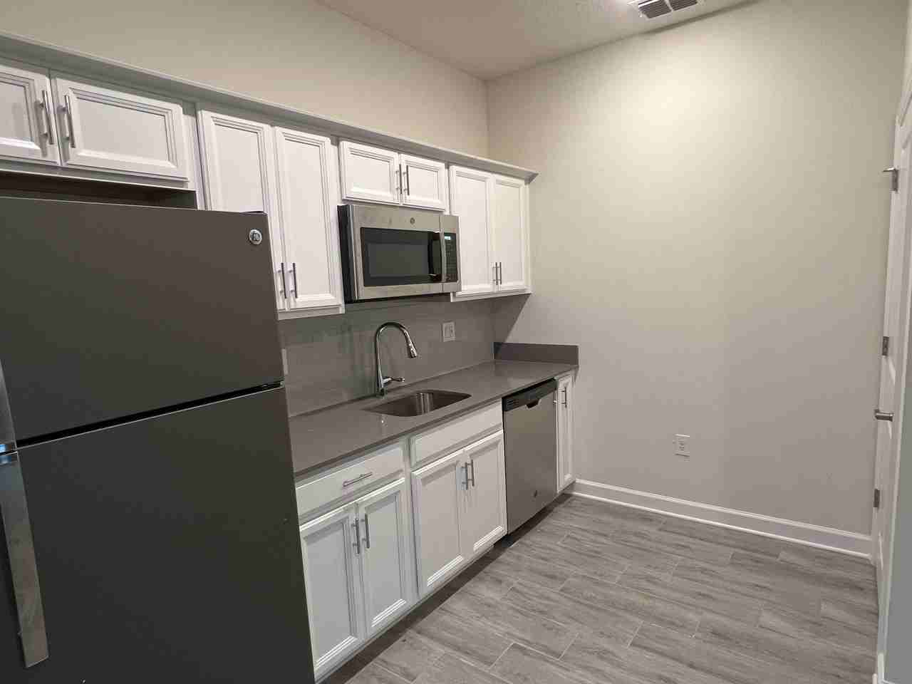 2321 Crescent Moon St #1 - Photo 5 of 21