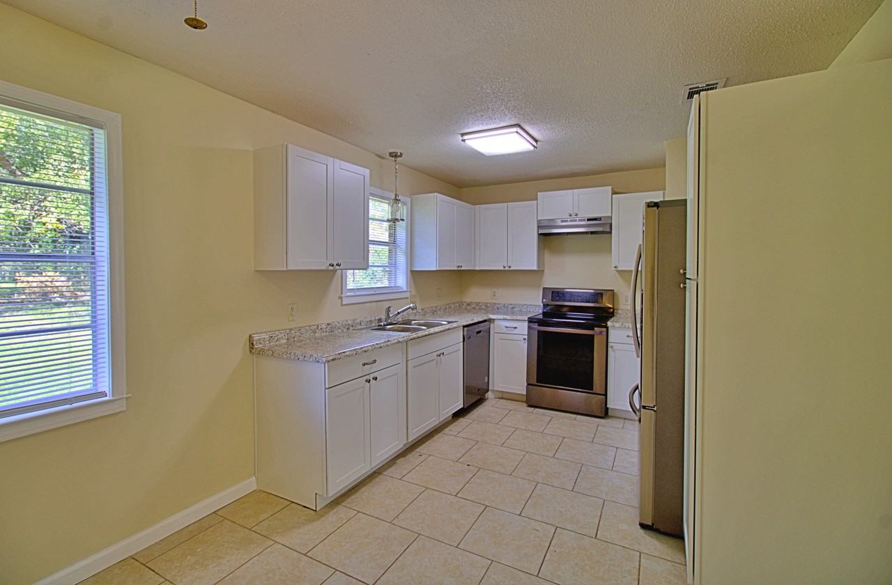 1040 Charles C Frasier Blvd #1 - Photo 6 of 20