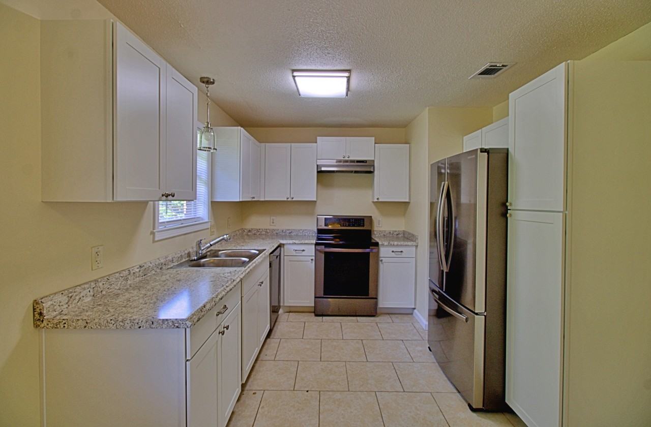 1040 Charles C Frasier Blvd #1 - Photo 7 of 20