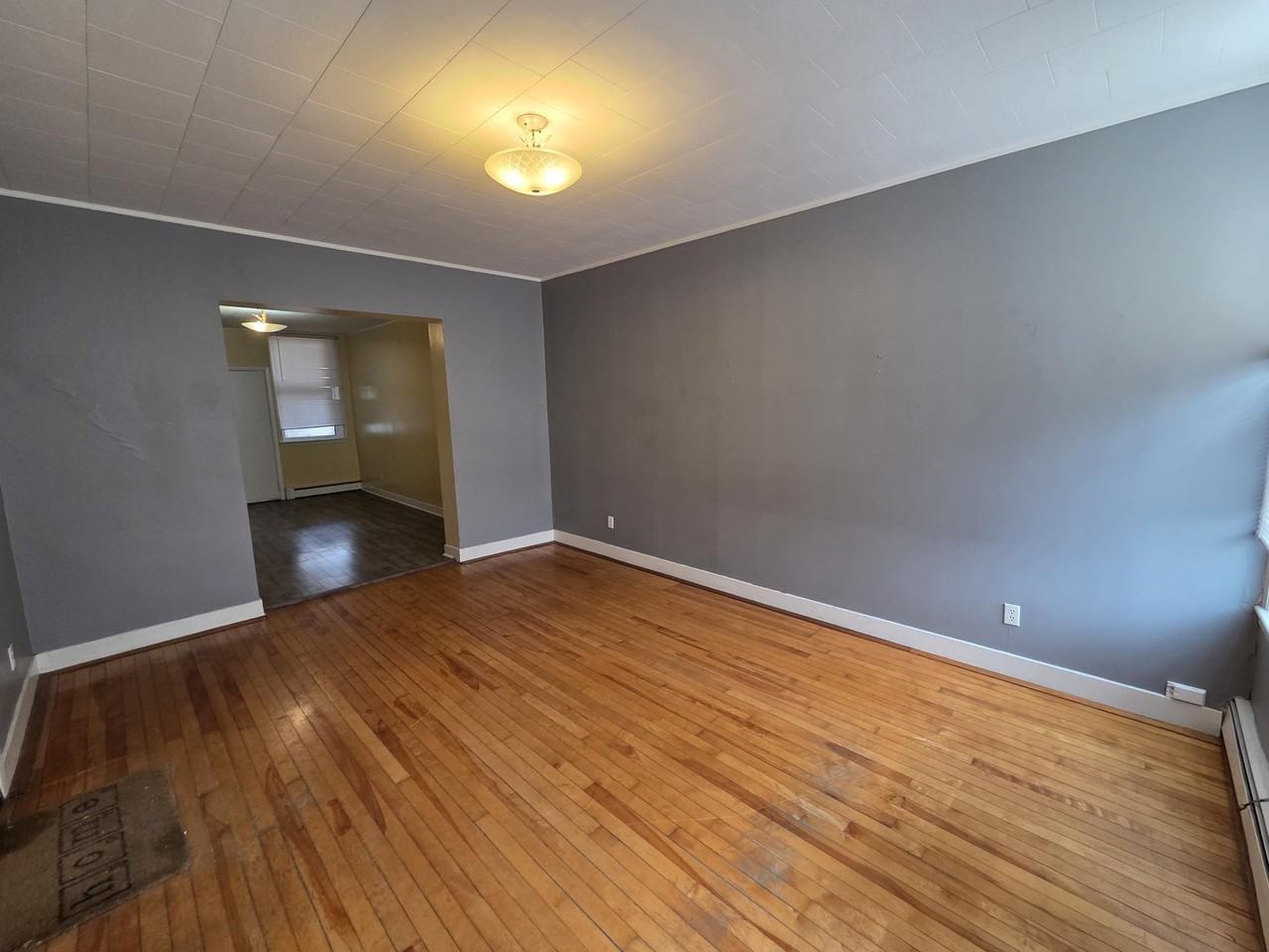 23 Paddock St #1 - Photo 3 of 8