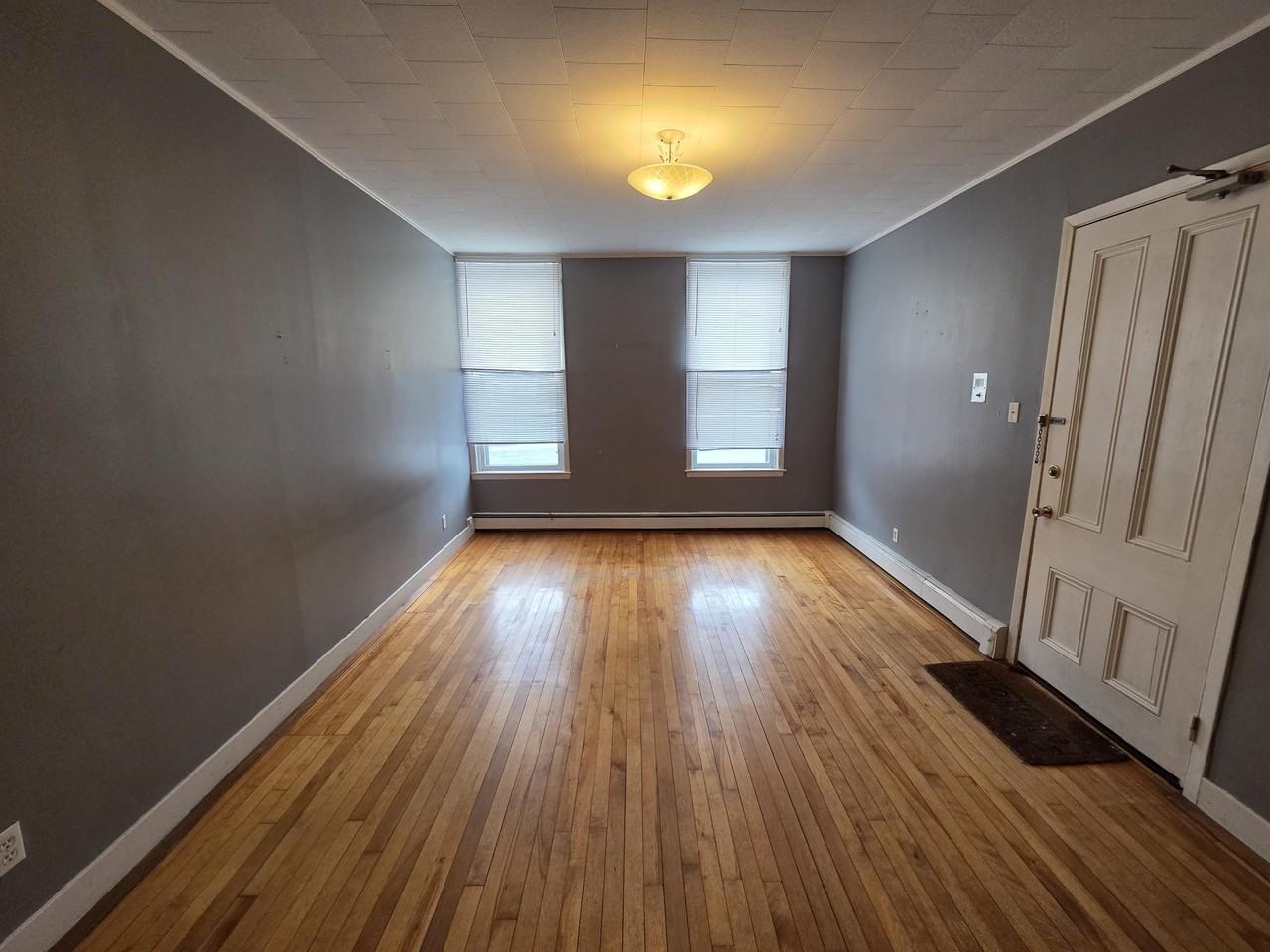 23 Paddock St #1 - Photo 4 of 8