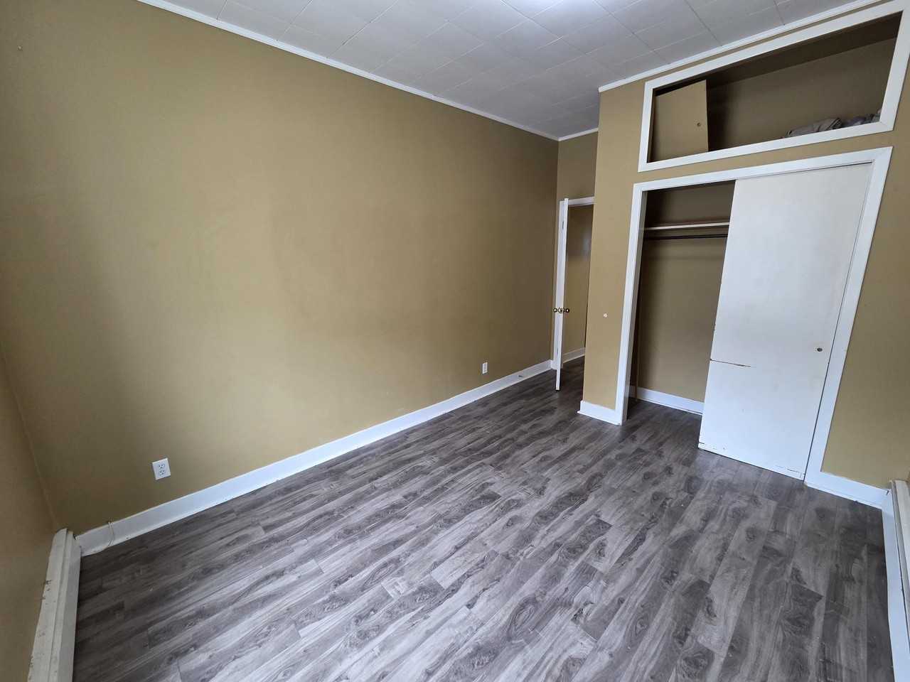 23 Paddock St #1 - Photo 6 of 8