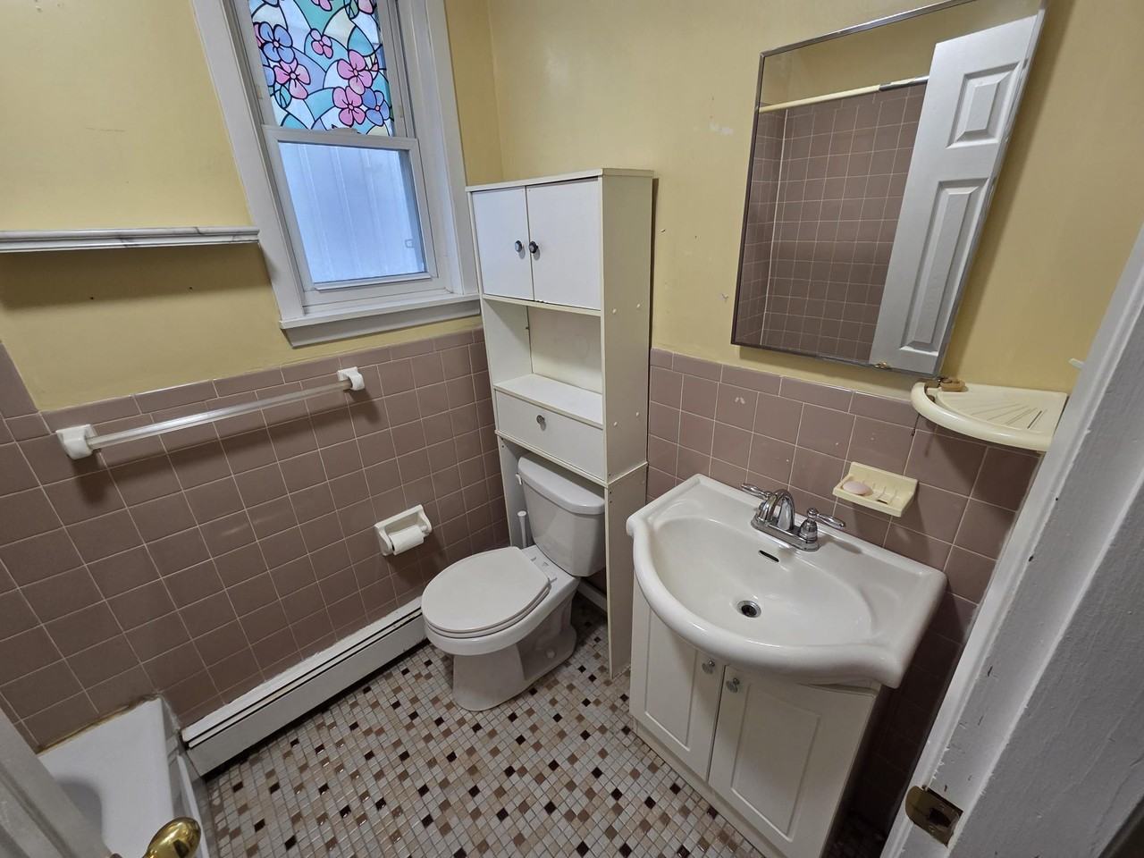23 Paddock St #1 - Photo 7 of 8