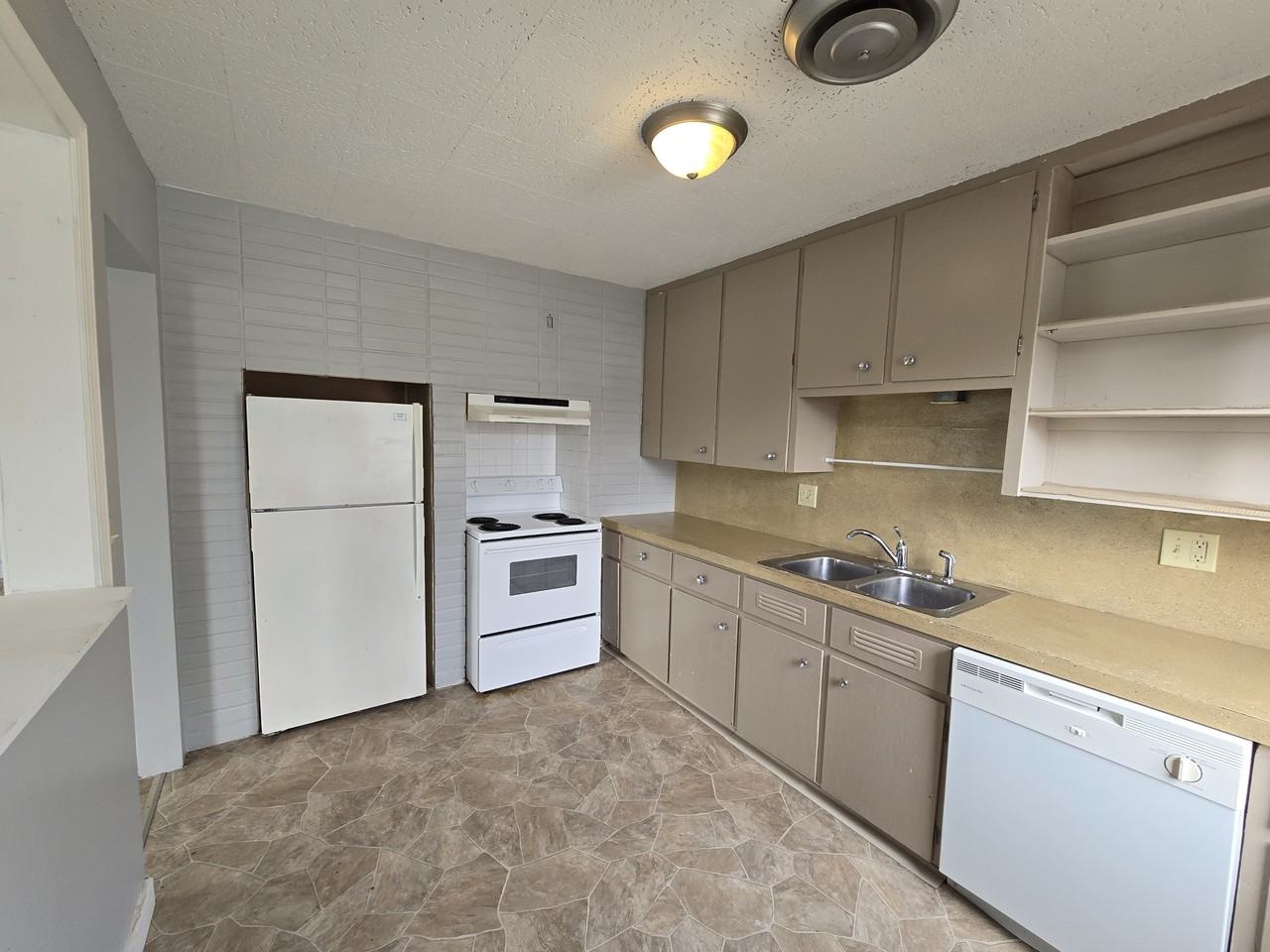 4521 Rushmore Dr Ne #1 - Photo 6 of 20