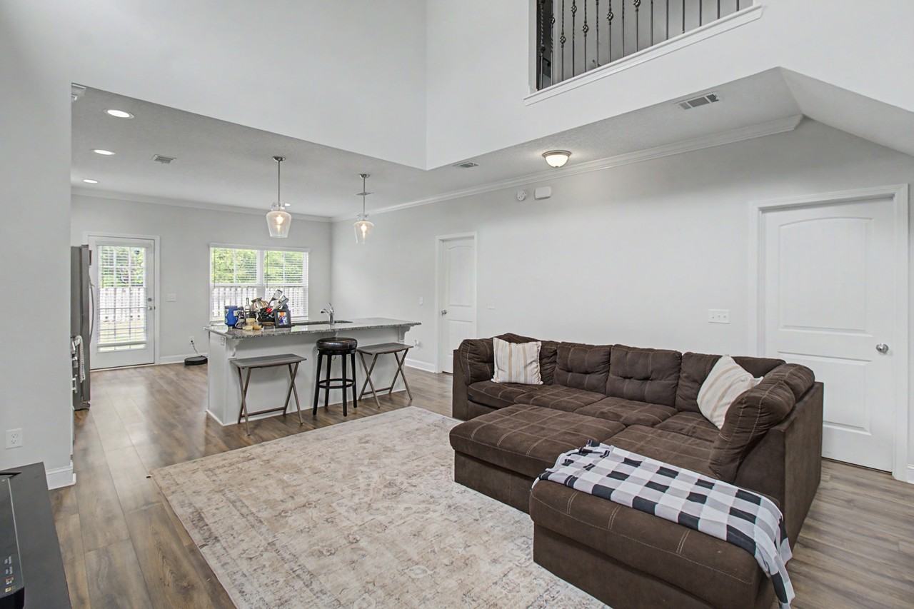 785 Fairview Cir #1 - Photo 3 of 31
